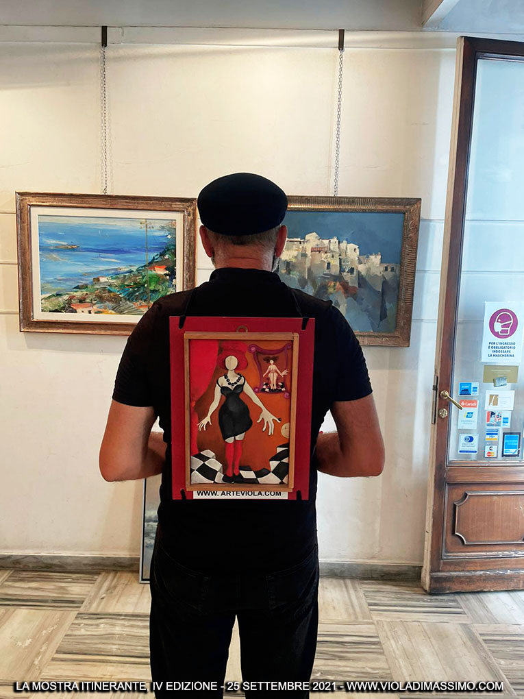 la mostra itinerante viola di massimo